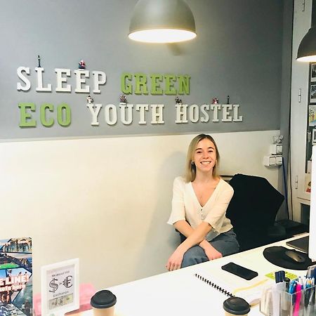 Sleep Green - Certified Eco Youth Hostel Barcelona Exterior photo