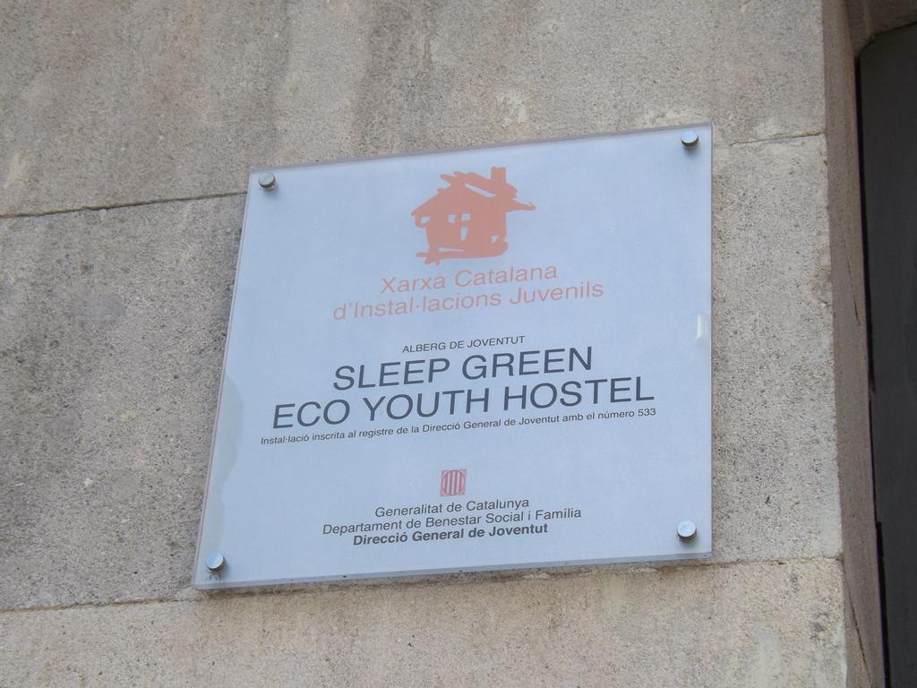 Sleep Green - Certified Eco Youth Hostel Barcelona Exterior photo