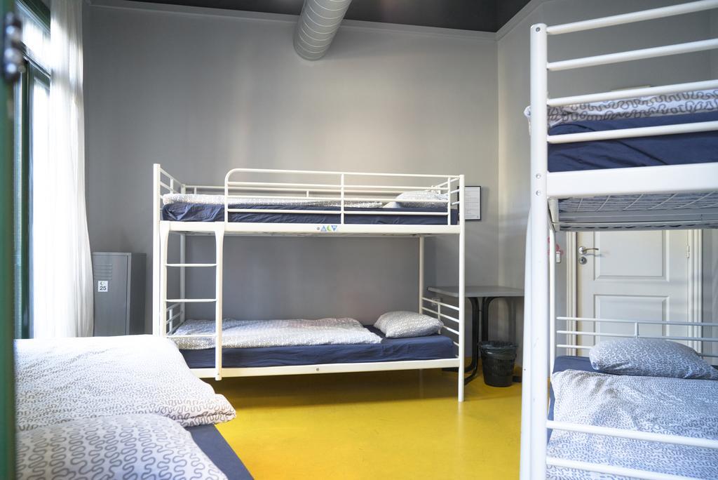 Sleep Green - Certified Eco Youth Hostel Barcelona Exterior photo